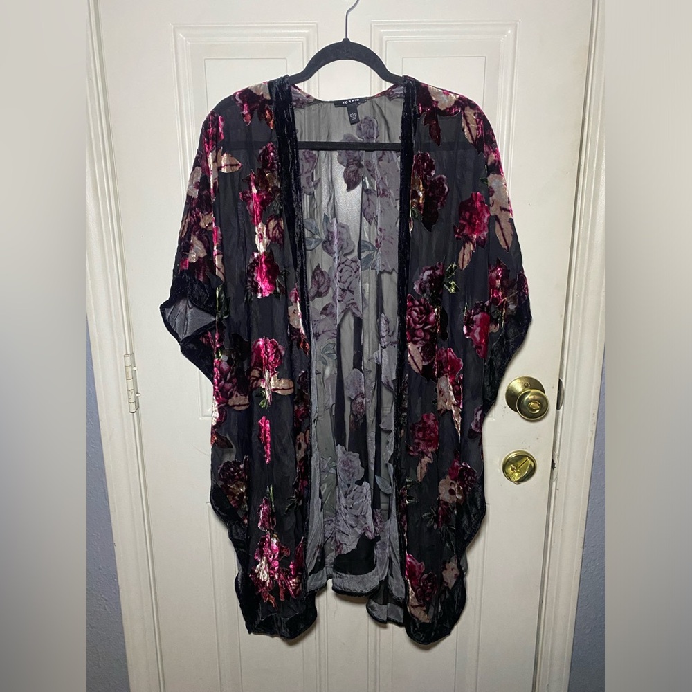 BRAND NEW TORRID BURNT OUT FLORAL RUANA SIZE 00/0